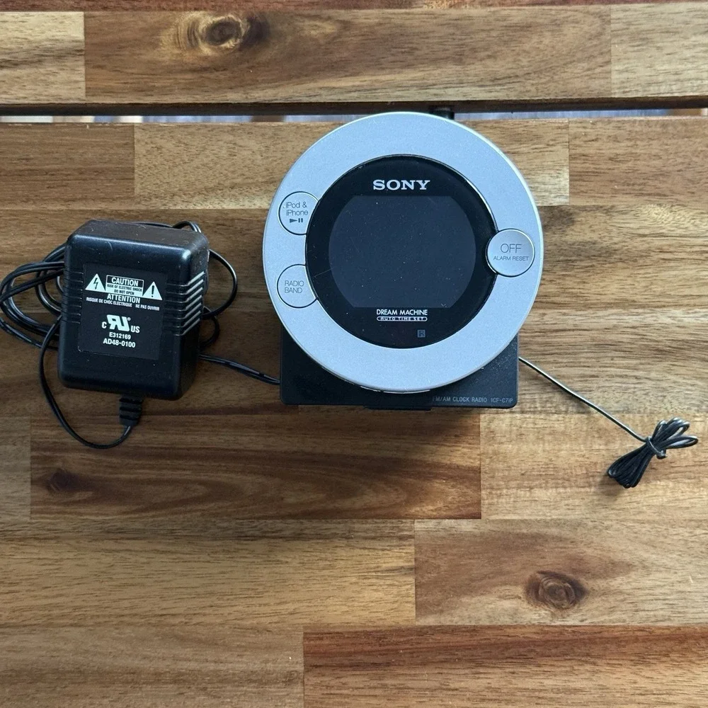 Sony ICFC7iP DreamMachine Alarm Clock Radio iPod/Phone Dock/Audio-In-Works Great